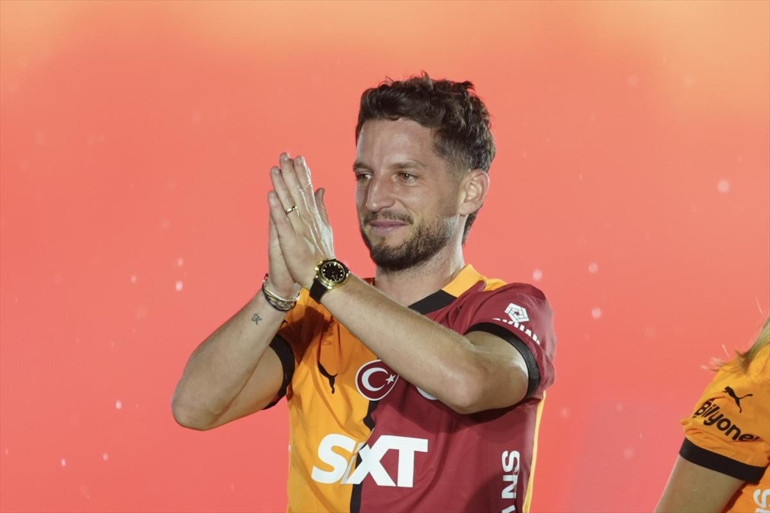 Galatasarayın Evander aşkı depreşti Mertensin yerine...