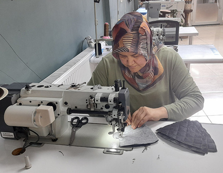 Tarihi dizi ve filmlerin kostüm ve aksesuarları Bilecikteki bu atölyede üretiliyor | Tarihi bir sorumluluk da aldık