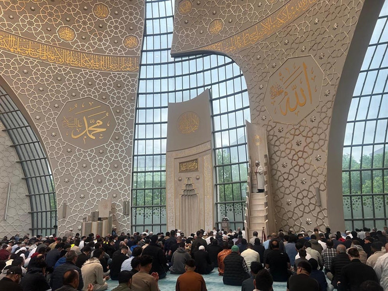 Avrupa’da bayram coşkusu