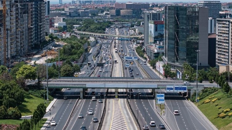 İstanbul’da yollar boşaldı, trafikten eser kalmadı