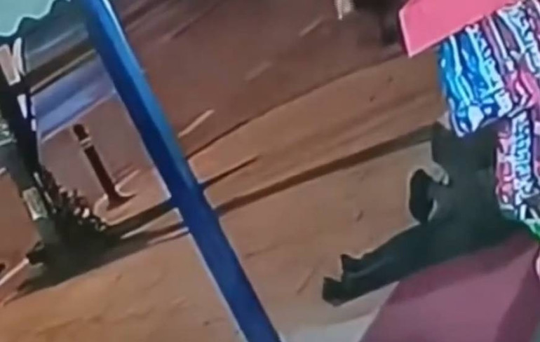 Trafik kavgasında ölümcül yumruk Yere devirdiği adama kalp masajı yaptı