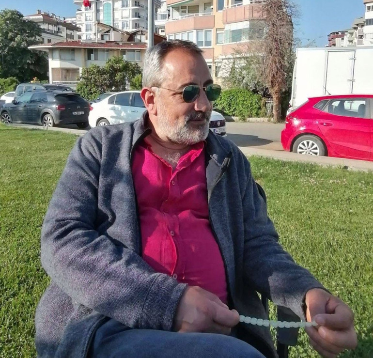 Trafik kavgasında ölümcül yumruk Yere devirdiği adama kalp masajı yaptı