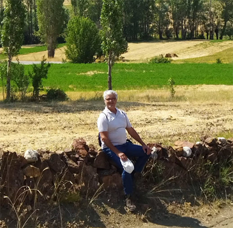 Bir düğün, bir bayram derken köyünden bir türlü kopamadı... Ünlü oldu ama geldiği yeri hiç unutmadı