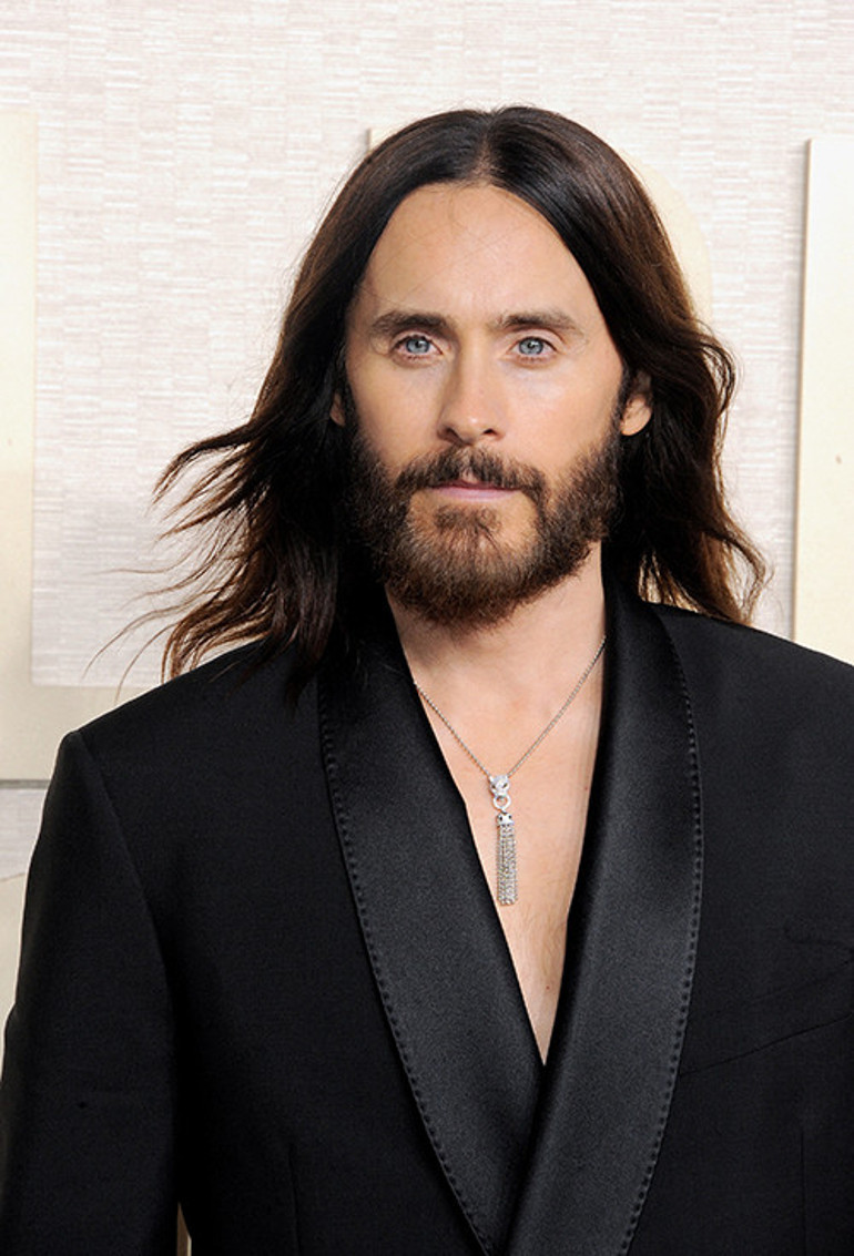 Yıldız oyuncuya şok taciz suçlaması... Kafelerde genç kızların peşine takılıp evinin havuzunda çıplak yüzdürmüş