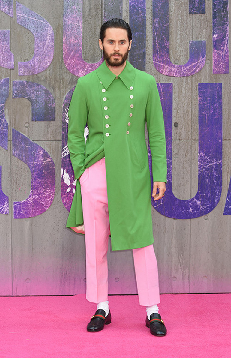 Yıldız oyuncuya şok taciz suçlaması... Kafelerde genç kızların peşine takılıp evinin havuzunda çıplak yüzdürmüş