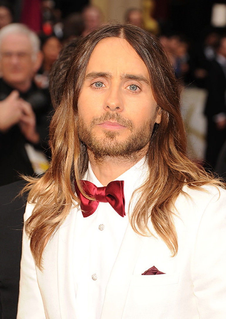 Yıldız oyuncuya şok taciz suçlaması... Kafelerde genç kızların peşine takılıp evinin havuzunda çıplak yüzdürmüş