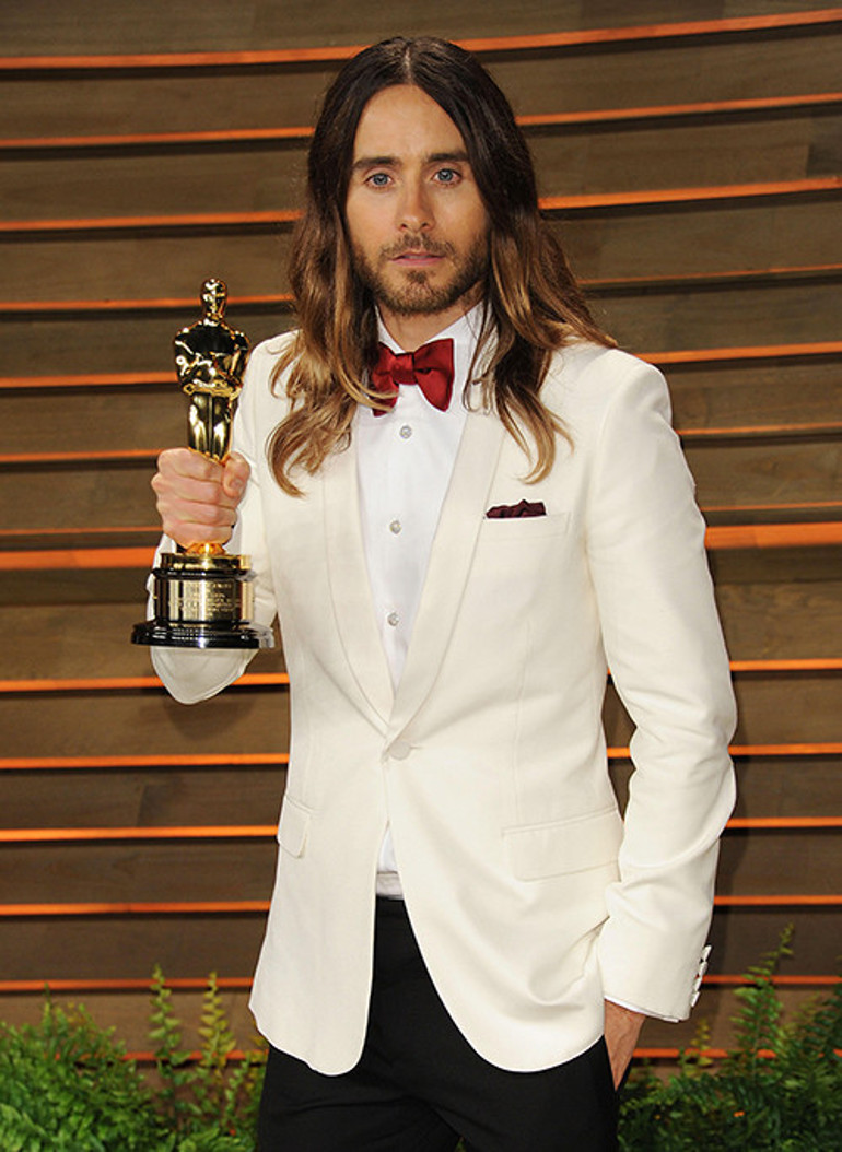 Yıldız oyuncuya şok taciz suçlaması... Kafelerde genç kızların peşine takılıp evinin havuzunda çıplak yüzdürmüş