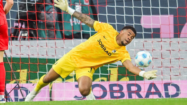 Galatasaray transferde ilk teması kurdu Muslera yerine dev kaleci