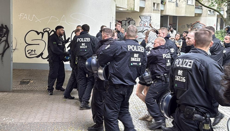 Berlin’de, Filistin’e destek gösterileri düzenlendi