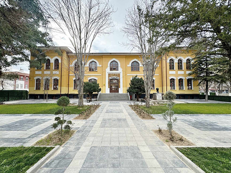 Eğitime atanmış değil adanmış bir hayat
