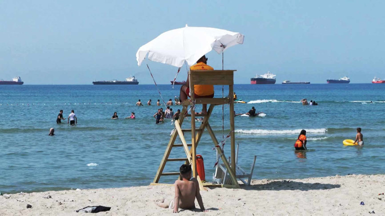 Plajlarda bayram şenliği