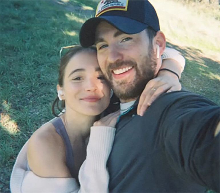 16 yaş genç sevgilisi ona hayır diyememiş... Evlenme teklif ederken söyleyeceğim cümleyi bir haftada ezberledim