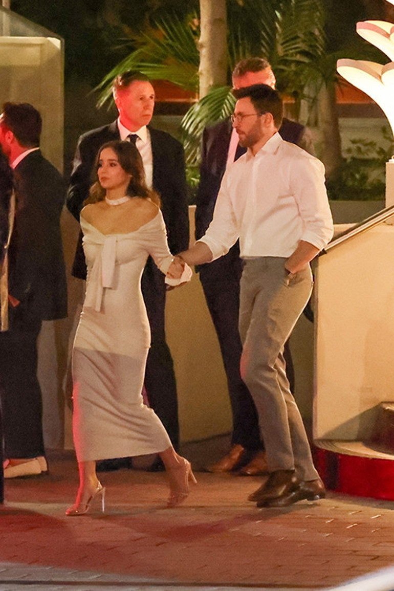 16 yaş genç sevgilisi ona hayır diyememiş... Evlenme teklif ederken söyleyeceğim cümleyi bir haftada ezberledim