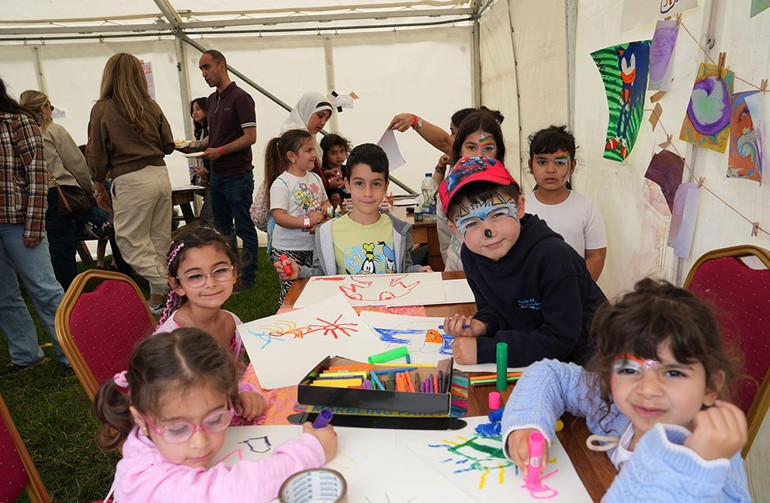 Britanya Alevi Festivali coşkulu bir park buluşmasıyla tamamlandı