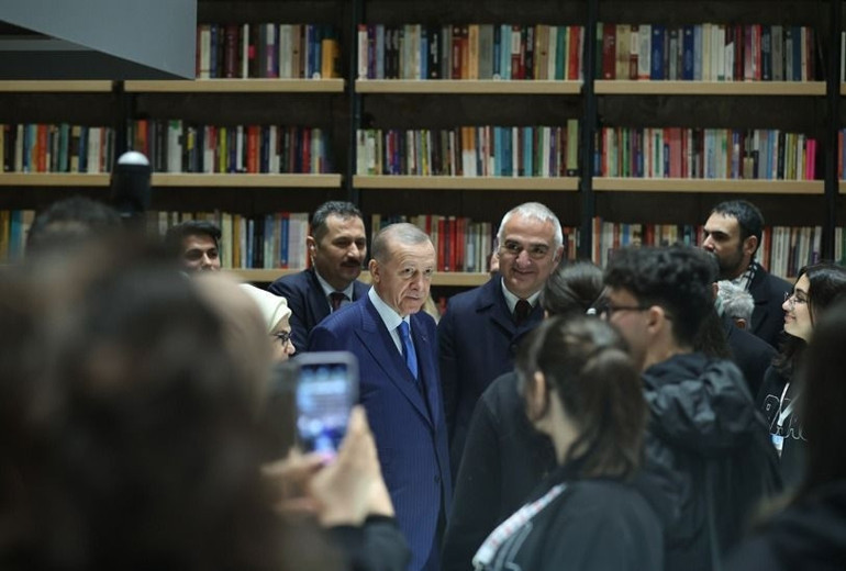 Bakan Ersoy açıkladı: Rami Kütüphanesi dünyanın en iyi 19 yapısından biri seçildi