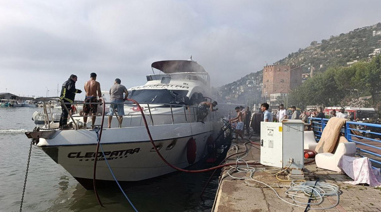 Milyonlarca liralık lüks tekne yandı