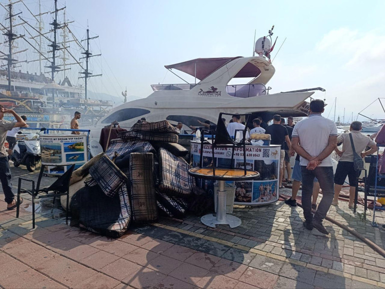 Milyonlarca liralık lüks tekne yandı