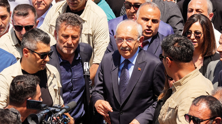 Zeyrek’i her kesimden on binler uğurladı: Elveda herkesin Ferdi başkanı