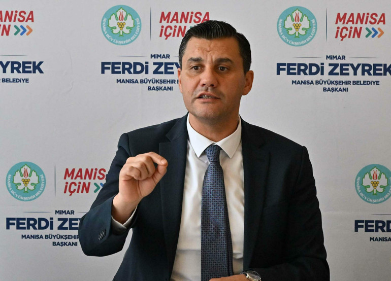 Prof. Dr. İlber Ortaylı, Manisa Büyükşehir Belediye Başkanı Ferdi Zeyreki anlattı: Alışılmış belediye reislerinden farklıydı