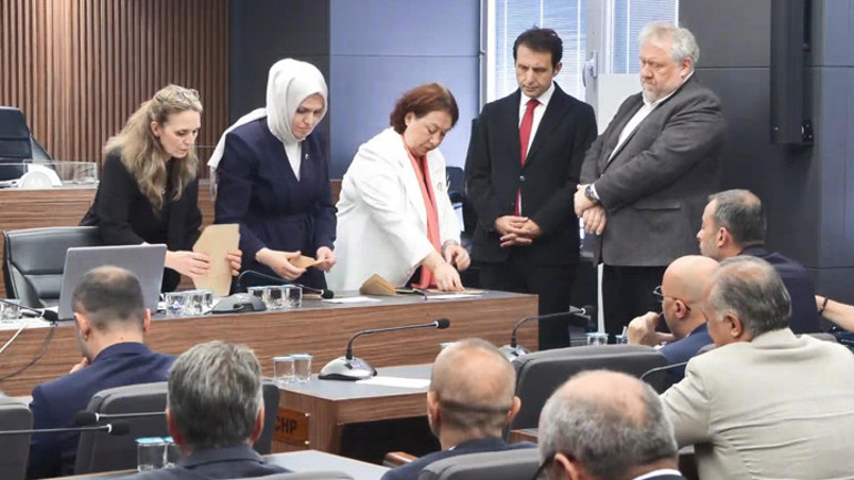Son dakika...İstanbulun 3 ilçesinde seçim: Gaziosmanpaşa, Avcılar ve Büyükçekmecede başkanvekilleri belli oldu