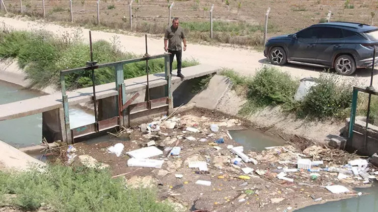 Adanada inanılmaz görüntü Uzmanı uyardı: Bu suları kullanmayın