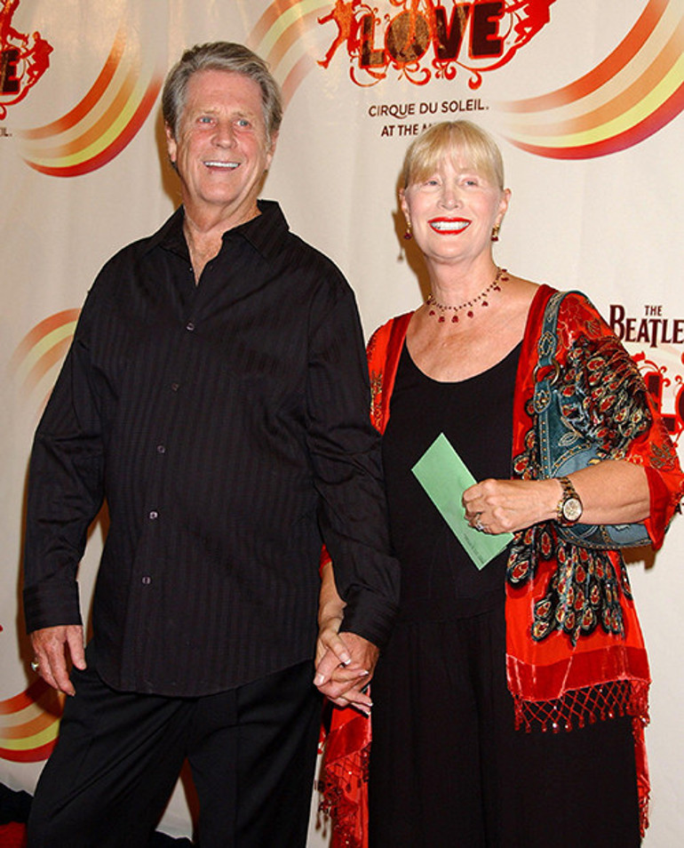 Demansla boğuşan ünlü şarkıcı vefat etti... Karısı ona bebek gibi bakmıştı... Geçen yıl onu kaybedince vesayet altına alındı