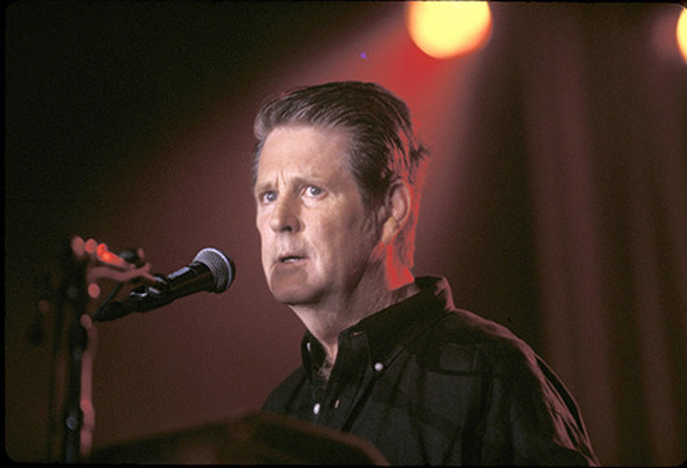 Demansla boğuşan ünlü şarkıcı vefat etti... Karısı ona bebek gibi bakmıştı... Geçen yıl onu kaybedince vesayet altına alındı