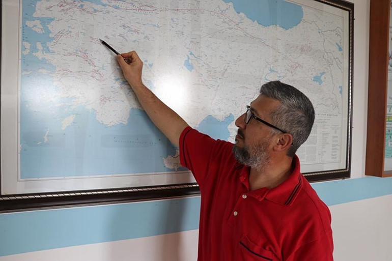 Kütahyada 1250 sarsıntı kaydedildi Korkutan uyarı: Deprem fırtınası sürebilir