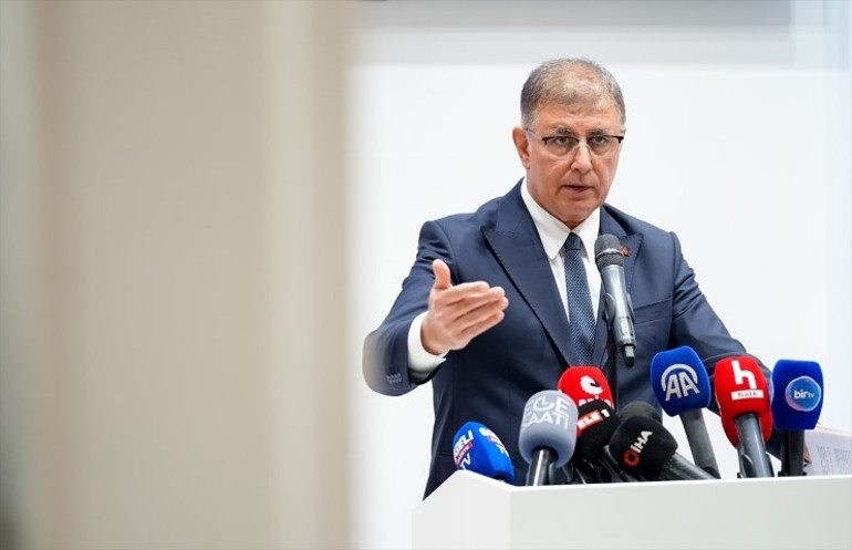 İzmir Büyükşehirden 1.030 kişi işten çıkarılacak | Cemil Tugay, Tunç Soyerin aldığı işçi sayısını açıkladı