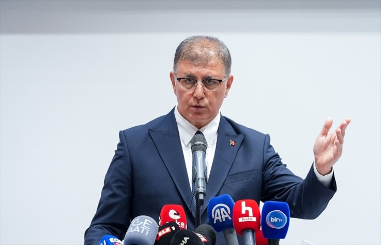 İzmir Büyükşehirden 1.030 kişi işten çıkarılacak | Cemil Tugay, Tunç Soyerin aldığı işçi sayısını açıkladı