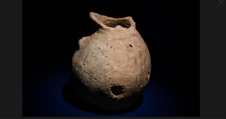 Mezarlardan çıkarılan 2 bin 300 yıllık eserler ilk kez sergilendi