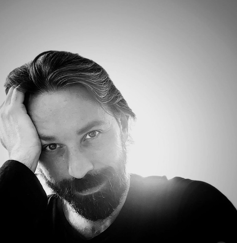 Tiyatrocu Yezdan Kayacan hayatını kaybetti