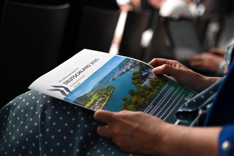 OECD’den Almanya’ya kritik uyarı: ‘Kadınları iş gücüne dahil edin’