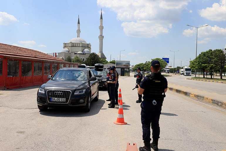 Jandarma, her zaman gurbetçinin yanında