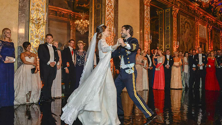 Gözlerinize inanın… Bu gerçek bir peri masalı… ‘10 yıl önce evlendik, şimdi 4 harika çocuğumuz var’