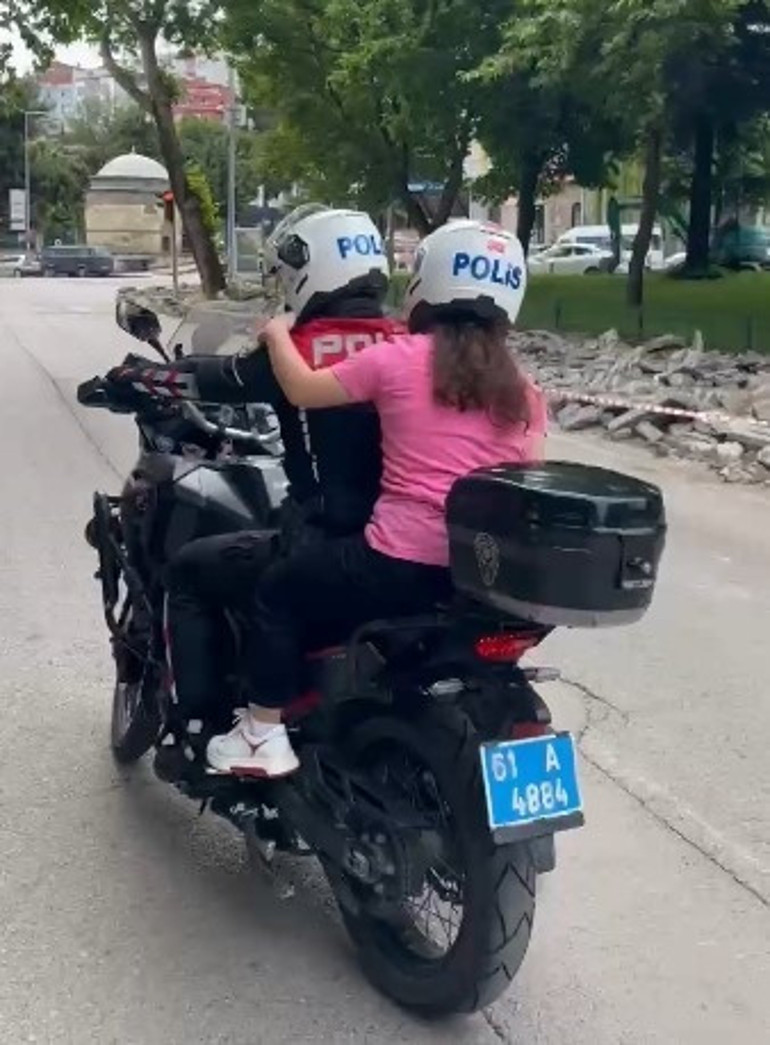 Yurtta LGS nasıl geçti... Stresi yenmek için örgü ördü, sınav arasında göz yaşlarını tutamadı