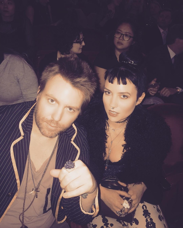 Vesayet altına aldırmaya çalışıyordu… Ünlü şarkıcının oğlu aşırı dozdan hastaneye kaldırıldı