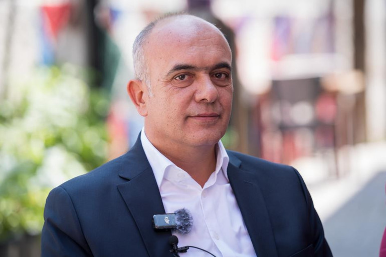 Direksiyon başından ebru teknesine