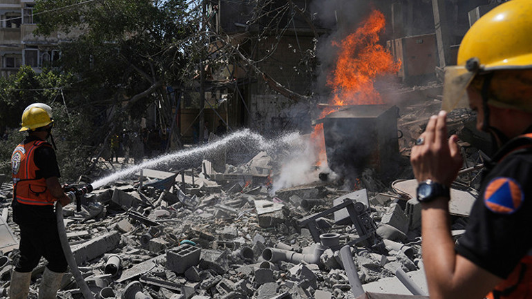 Son dakika... İsrail, 70ten fazla İran hava savunma füze bataryası imha edildi... Trump: Hamaneyin saklandığı yeri biliyoruz