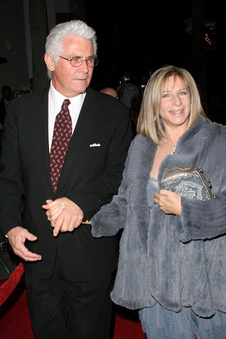 Aradığı gerçek aşkı 50 yaşından sonra bulmuştu... Gençlik defterlerini açtı... Uyandığımda yan yana yatıyorduk, ne oldu hiç hatırlamıyorum