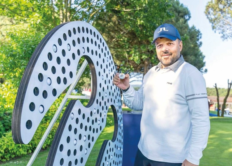 Golf tutkunları mücadele etti