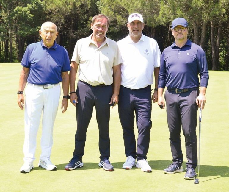 Golf tutkunları mücadele etti