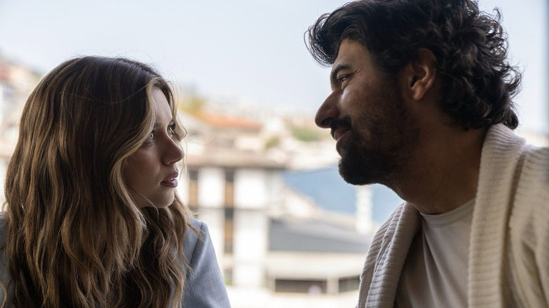 Engin Akyürek ve Afra Saraçoğlu, İstanbul tanıtımı için çekilen mini dizinin başrolünde