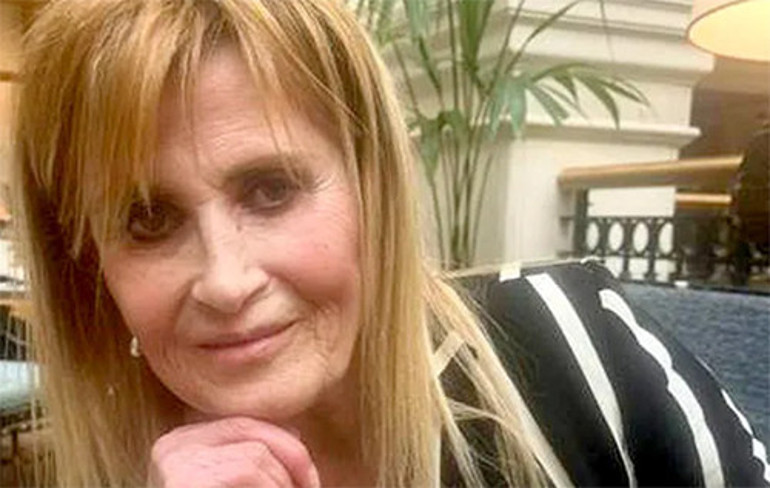 Ödüllü belgesel yönetmeni cinayet kurbanı... Bıçaklayıp battaniyeye sarmışlar