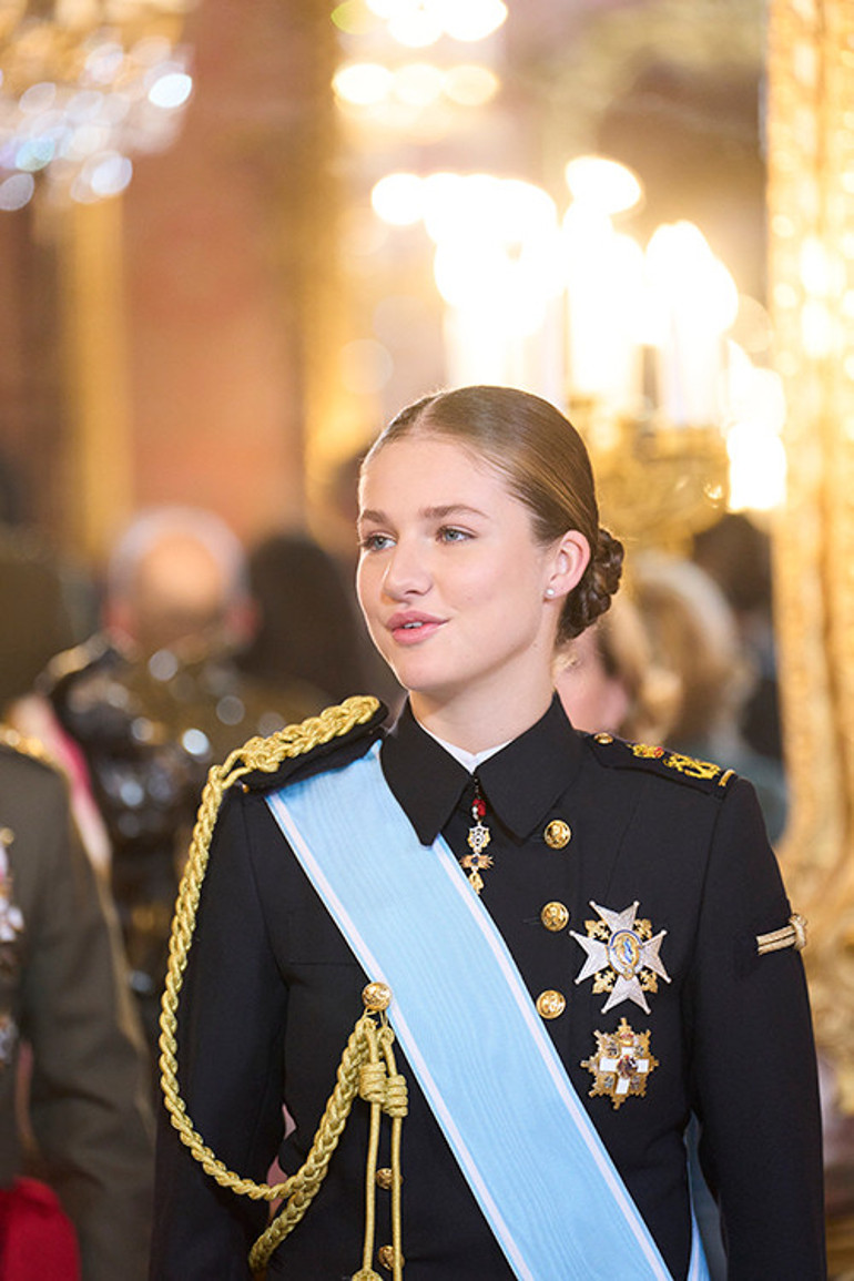 Deniz gözlüye bir türlü tezkere çıkmıyor... En özel asker onlarca insanı canından bezdirdi