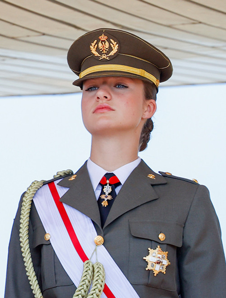 Deniz gözlüye bir türlü tezkere çıkmıyor... En özel asker onlarca insanı canından bezdirdi