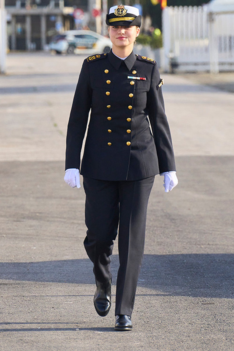 Deniz gözlüye bir türlü tezkere çıkmıyor... En özel asker onlarca insanı canından bezdirdi