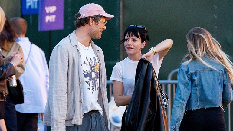 Kocası flört sitelerindeki kadınların peşine düşmüştü… Aldatıldı, boşandı… O da gitti kendine internetten sevgili buldu