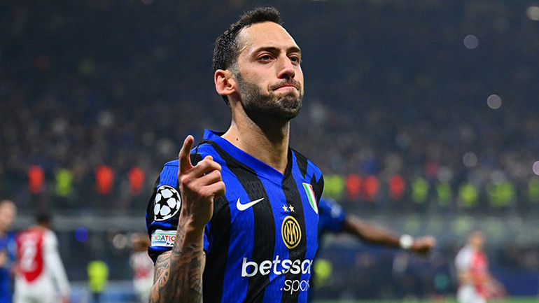 Galatasaray, Hakan Çalhanoğlu transferi için Inter’e teklif yaptı İtalyanlar böyle duyurdu