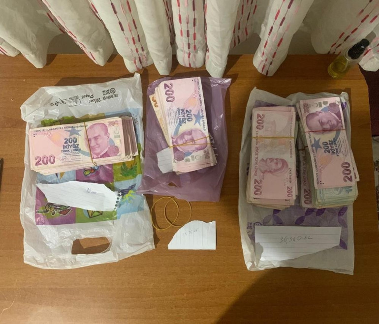 FETÖ’ye darbe Hücre evlerine baskında 27 tutuklama